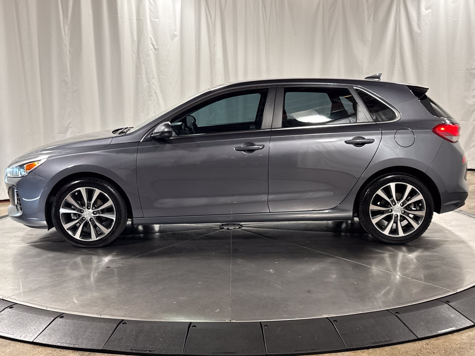 Used 2018 Hyundai Elantra GT FWD image 8