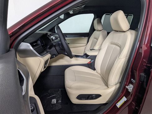 New 2025 Jeep Grand Cherokee Limited w/ Luxury Tech Group II image 12