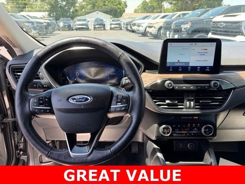 Used 2020 Ford Escape Titanium AWD/4WD image 17