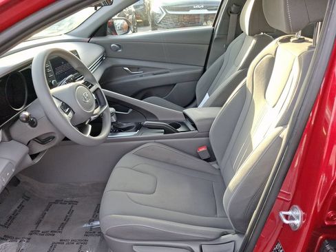 Used 2023 Hyundai Elantra SEL w/ Preferred Accessory Package FWD image 14