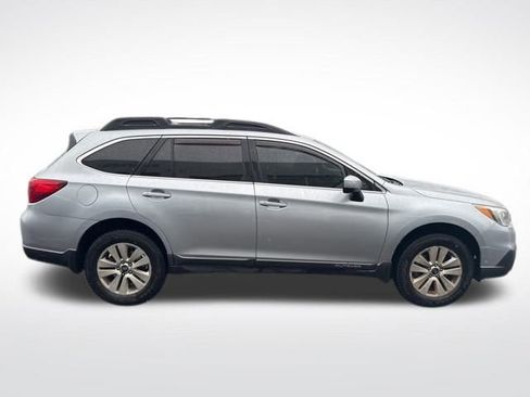 Used 2015 Subaru Outback 2.5i Premium image 2
