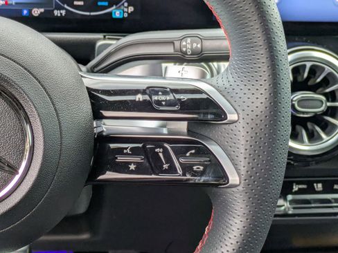 Certified 2025 Mercedes-Benz GLB 250 250 image 21