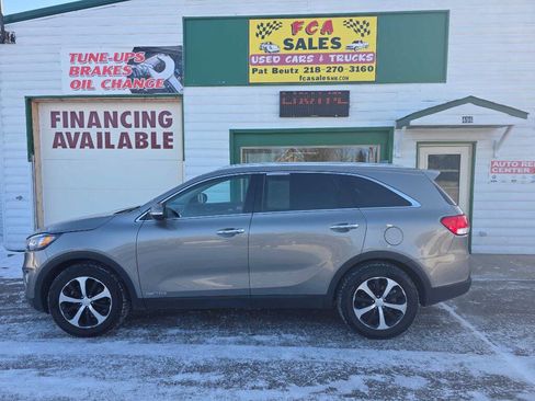 Used 2016 Kia Sorento EX image 1