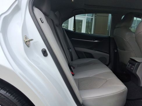 Used 2020 Toyota Camry XSE image 33