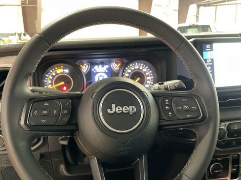 Used 2024 Jeep Wrangler Unlimited Sport AWD/4WD image 16