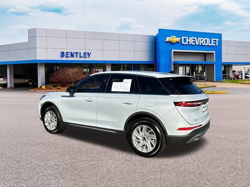 Used 2025 Lincoln Corsair FWD image 3