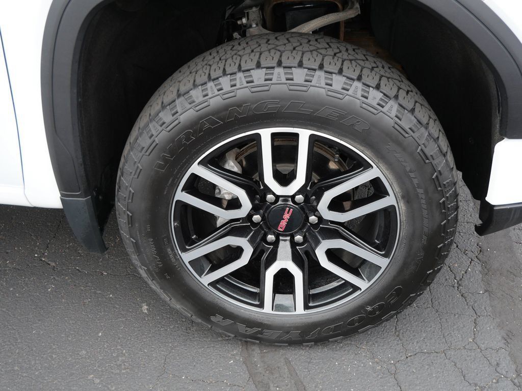 Certified 2024 GMC Sierra 1500 AT4 w/ AT4 Preferred Package AWD/4WD image 9