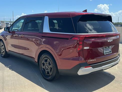 Used 2026 Kia Carnival FWD image 10