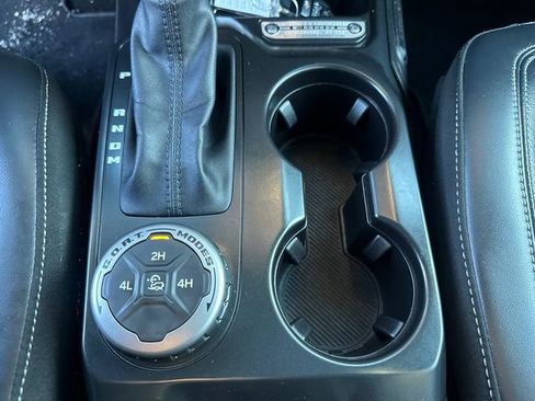 Used 2025 Ford Bronco Outer Banks image 34