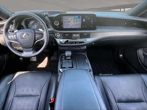Used 2022 Lexus LS 500 w/ Accessory Package (Z2) RWD image 7