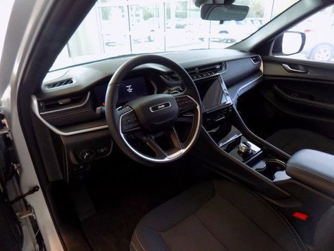 New 2025 Jeep Grand Cherokee Laredo X w/ Luxury Tech Group I RWD image 11