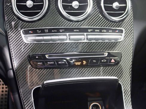 Used 2019 Mercedes-Benz GLC 43 AMG 4MATIC image 31