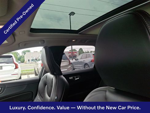 Certified 2023 Volvo XC60 B5 Ultimate w/ Climate Package AWD/4WD image 15