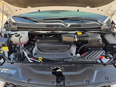 Used 2025 Chrysler Pacifica Select FWD image 31