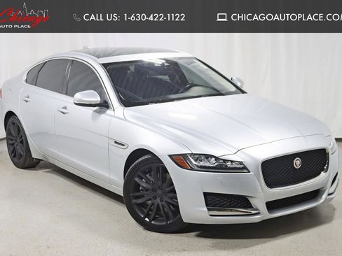 Used 2016 Jaguar XF Premium image 1