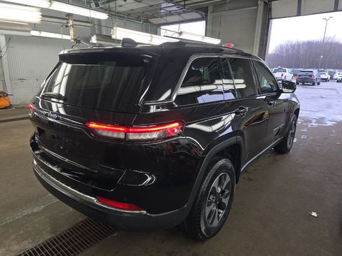 Used 2022 Jeep Grand Cherokee Limited 4xe image 3