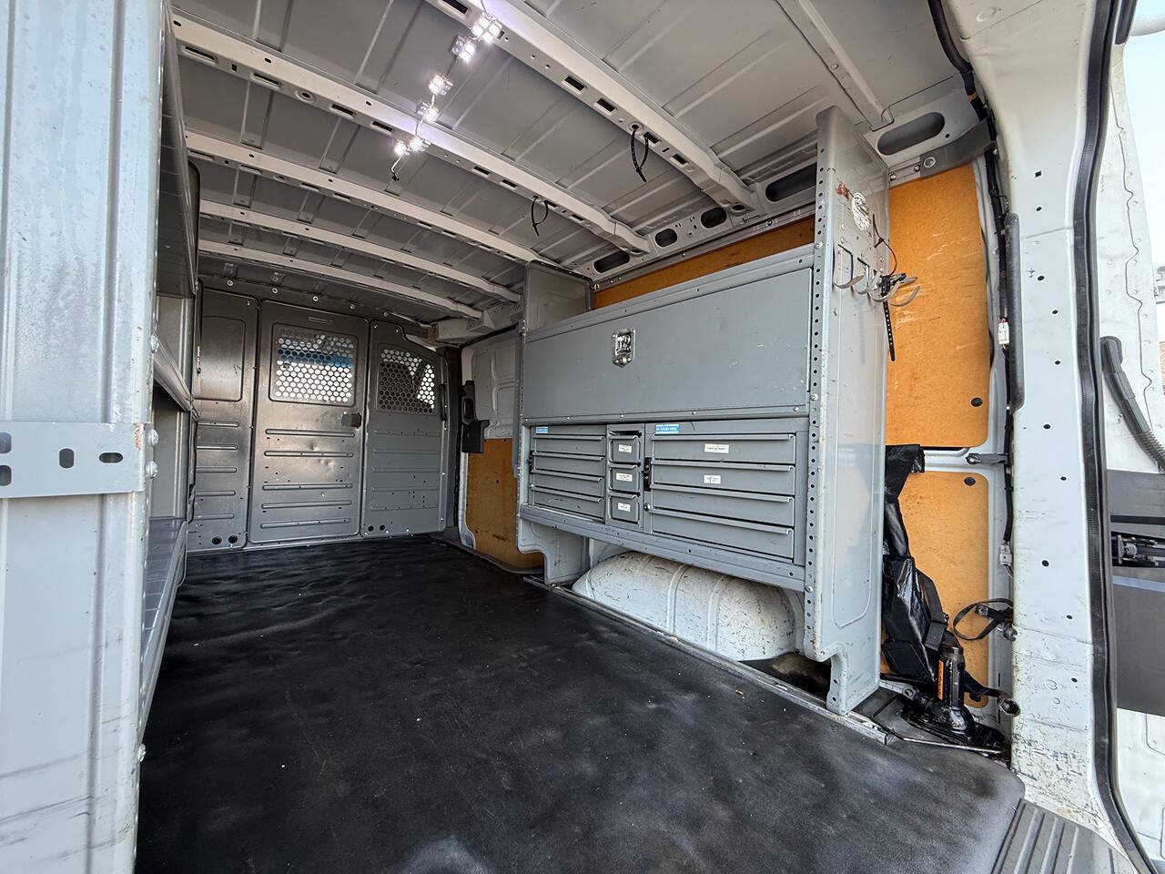 Used 2020 Nissan NV 1500 SV RWD image 9