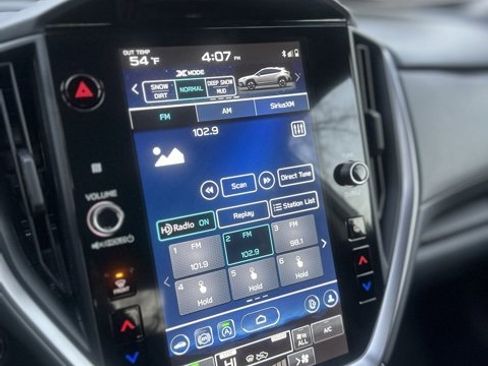 Used 2025 Subaru Crosstrek 2.0i Premium image 13