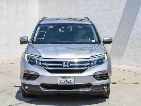 Used 2018 Honda Pilot Touring image 2