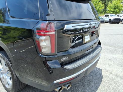 Used 2021 Chevrolet Tahoe High Country w/ Premium Package AWD/4WD image 15