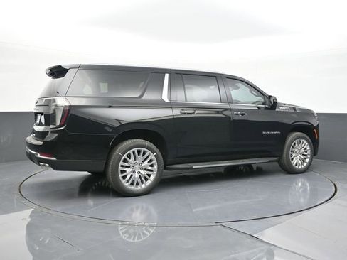 New 2026 Chevrolet Suburban High Country w/ Sun And Tow Package AWD/4WD image 16
