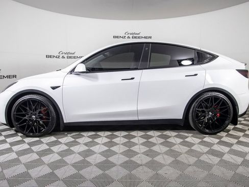 Used 2022 Tesla Model Y Performance AWD/4WD image 10
