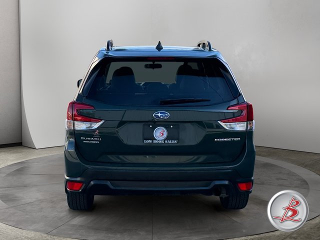 Used 2023 Subaru Forester Premium AWD/4WD image 6