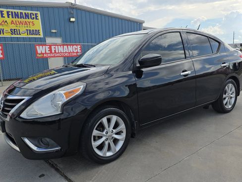 Used 2015 Nissan Versa SL w/ SL Tech Package image 2