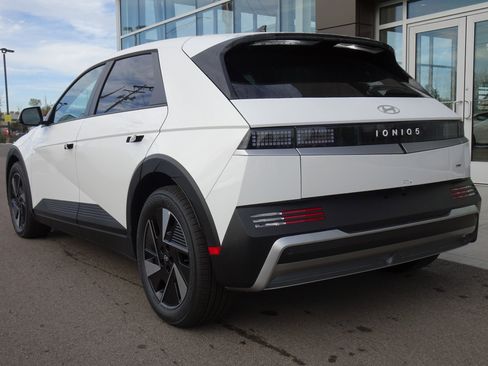 New 2026 Hyundai Ioniq 5 SEL image 3