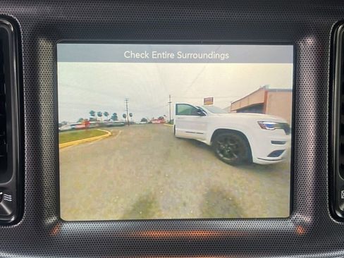 Used 2016 Dodge Challenger SRT Hellcat image 10