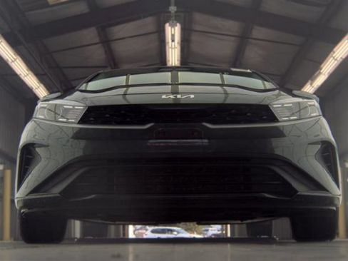 Used 2024 Kia Forte LXS FWD image 4