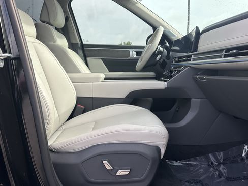 Used 2025 Hyundai Santa Fe Limited AWD/4WD image 14