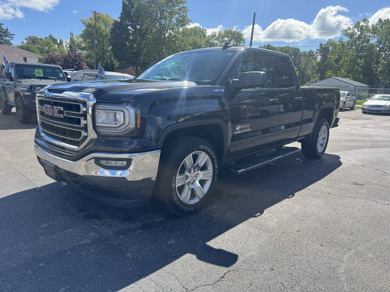 Used 2016 GMC Sierra 1500 SLE w/ SLE Convenience Package AWD/4WD image 2