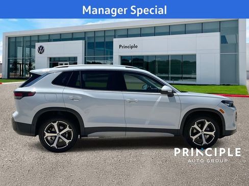 New 2025 Volkswagen Tiguan SE image 5