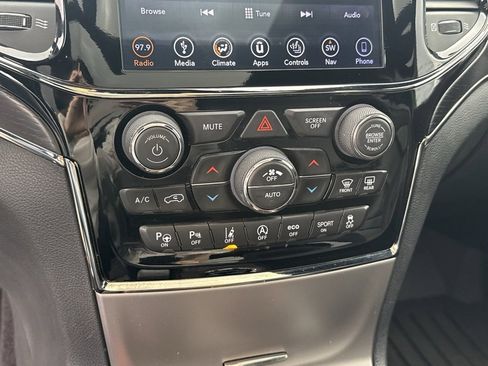 Used 2019 Jeep Grand Cherokee High Altitude image 24