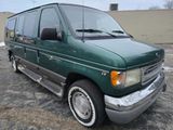 Used 2002 Ford E-150 and Econoline 150 image 3