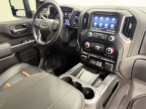 Used 2023 GMC Sierra 2500 AT4 image 27