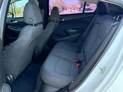 Used 2018 Chevrolet Cruze LT image 40