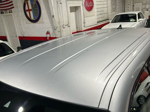 Used 2016 Land Rover Discovery Sport SE image 9