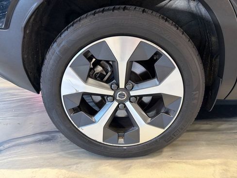 Used 2023 Volvo XC40 B5 Plus w/ Driver Assist Package AWD/4WD image 29