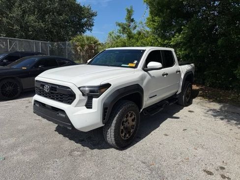 Used 2024 Toyota Tacoma TRD Off-Road w/ TRD Off Road Upgrade Package AWD/4WD image 6