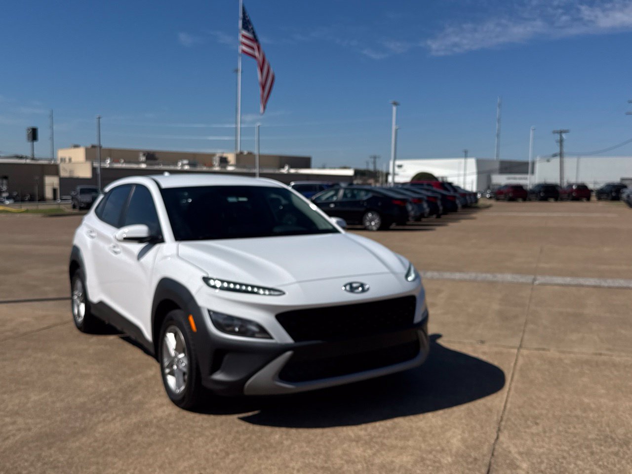 Used 2023 Hyundai Kona SE AWD/4WD image 2