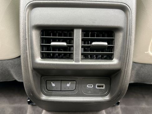 Used 2022 Cadillac XT4 Luxury w/ Cold Weather Package image 20