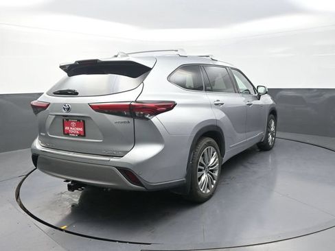 Used 2021 Toyota Highlander Platinum AWD/4WD image 8