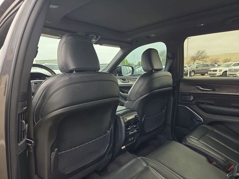 Used 2022 Jeep Grand Cherokee L Overland image 17