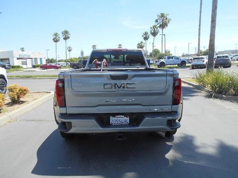 Used 2025 GMC Sierra 3500 Denali Ultimate AWD/4WD image 6