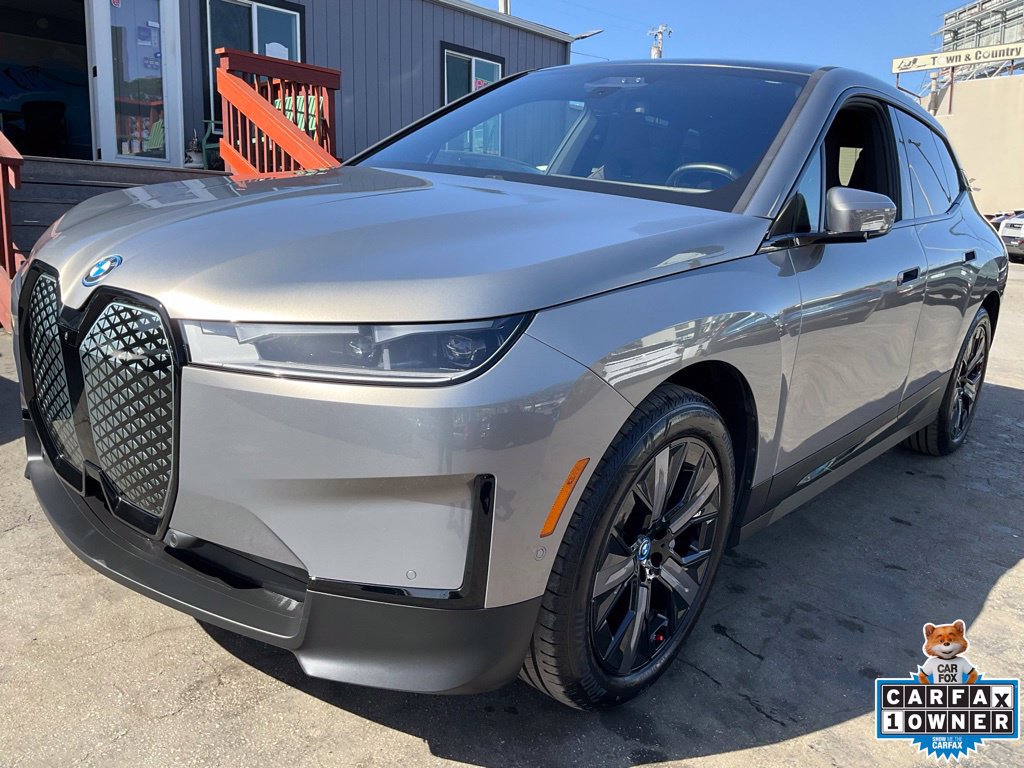 Used 2025 BMW iX xDrive50 w/ Premium Package AWD/4WD image 88