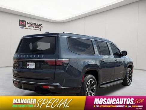 Used 2024 Jeep Wagoneer L Series III w/ Flexible Seating Group AWD/4WD image 7