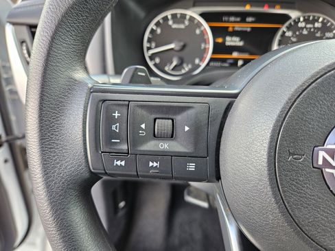 Used 2024 Nissan Rogue SV image 19