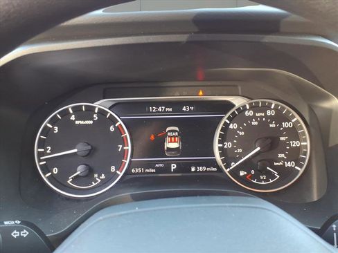 Used 2025 Nissan Rogue S image 11